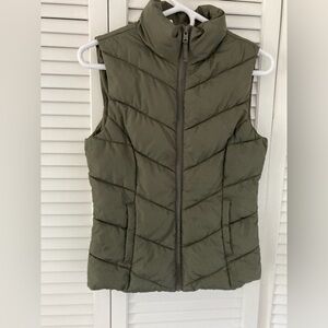 Women's Aeropostale "Remixed Down" Vest Olive Green 100% Polyester Quilted  XS